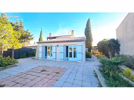 ? leucate village – maison 4 faces avec grand jardin ?-640 000