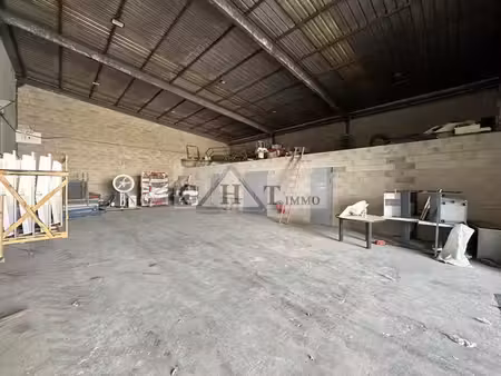 location local commercial