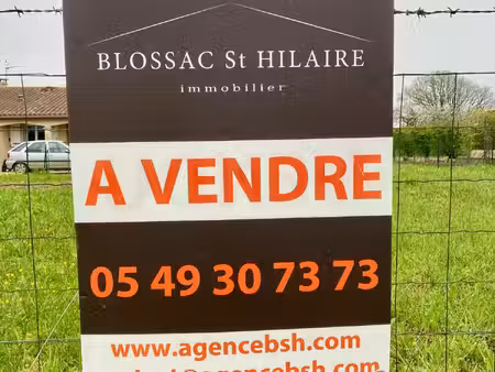 latille  terrain à bâtir de 400m²