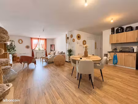 appartement 3 pièces 80 m²