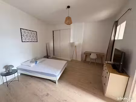 studio 1 pièce 30 m²