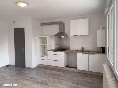 appartement 2 pieces  49 m2  rdc