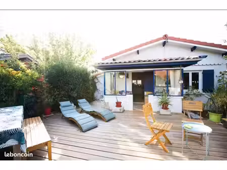 à arès – maison individuelle meublée de 50 m² avec terrasse et jardin – location hiver/pri
