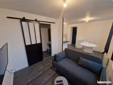 superbe t2bis meublé & rénové de 35 m² – hypercentre maubeuge