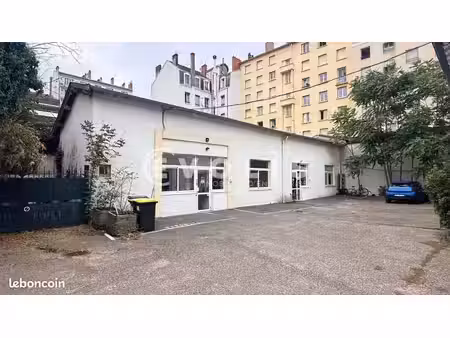 bureaux 410 m²