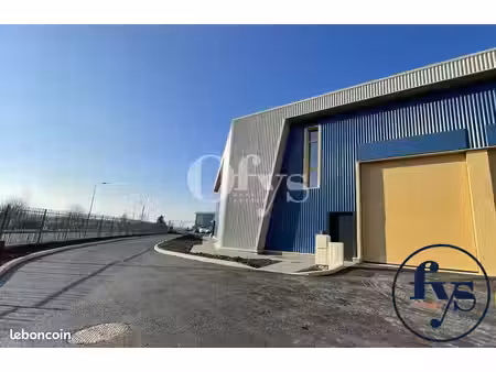 local d'activité 407 m²