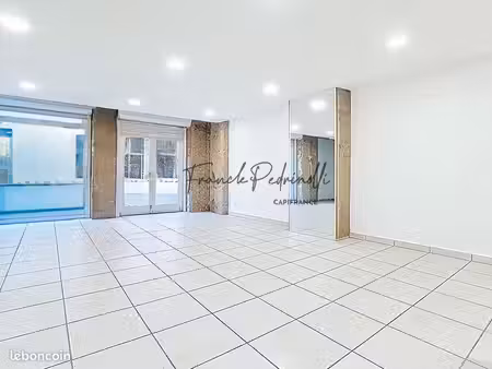 local bureaux 125 m²