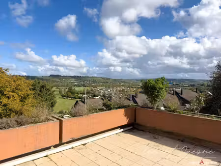 terrasse avec vue degagee / parking interieur