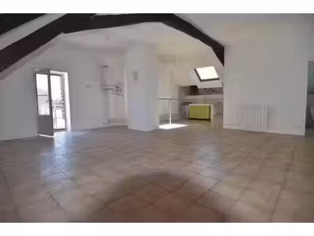 location appartement 3 pièces 82 m² à saint-florentin (89600)  525 €