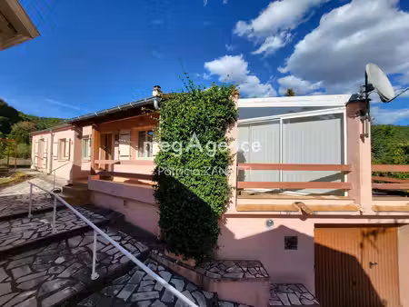 maison 2 chambres  1900 m² de terrain  véranda  garage