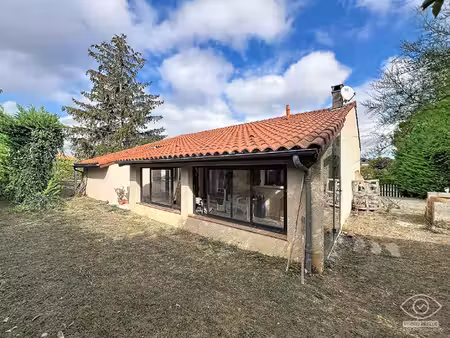 escalquens - maison de plain-pied de 88 m² avec 3 chambres  bureau et terrain arboré de 68