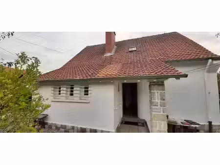 maison famiale de 4 chambres dans quartier tranquille