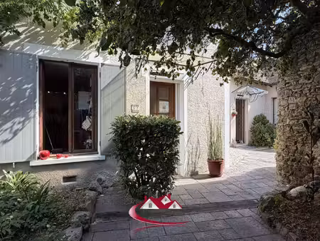charmante maison à l'abri des regards - proximité toutes com