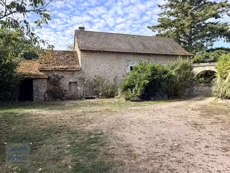 saint-martin-sous-montaigu - au calme - maison en pierre à r