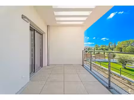 appartement t2 de 40m2 + terrasse de 12m2 + parking - aix en provence - puyricard