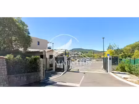 place de parking residence canopy - hyeres