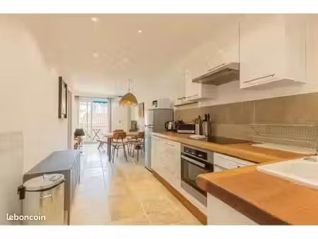 cassis centre – t2 38 m² avec balcon – 4 couchages – climatisation – meublé