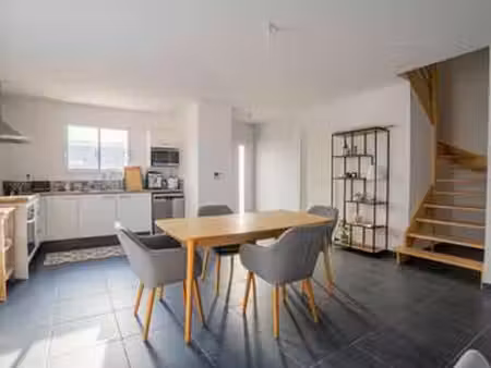 location maison meublé à montreuil-juigné (49460) : à louer meublé / 116m² montreuil-juign