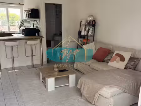 appartement f2 en duplex + parking - louvres