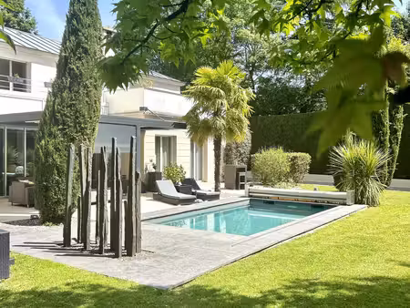maison de luxe à vendre dans le quartier la châtaigneraie-la feuillaume sud