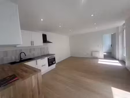 location maison 3 pièces 57 m² à montluçon (03100)  650 €