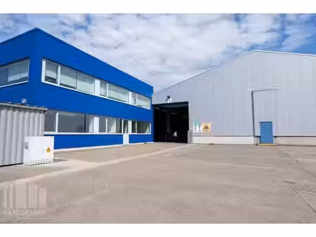 bedrijfsgebouw met magazijn en kantoren nabij a12  e19 en r1