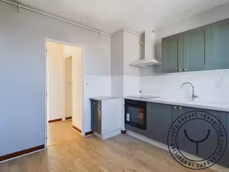 bel appartement de trois chambres avec vue magnifique