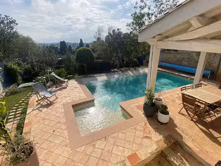castelnaudary  maison de caractère rénovée avec piscine et garage.