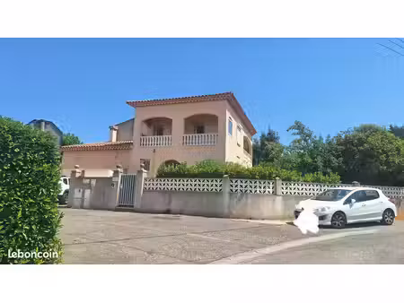 maison 9 pièces - 220m²