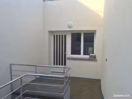 appartement 2 chambres avec petite terrasse