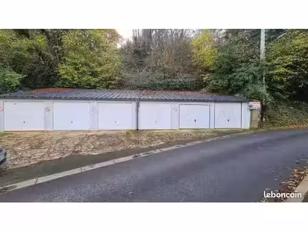 garage fermé à louer – centre-ville de lannion