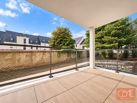 type 2 43 78m² - balcon 10m² sud-ouest- au calme - parking sous-sol - centre-ville - saint