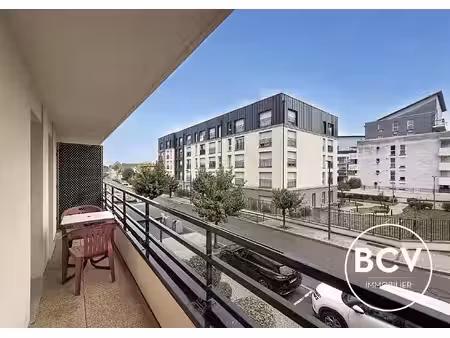 studio rénové proche centre-ville avec balcon