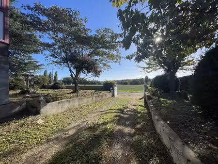 maison 3 chambres - grand jardin arboré et sous-sol complet