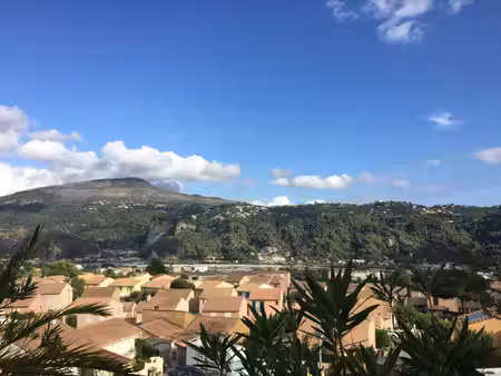 trois pièces en parfait état - carros