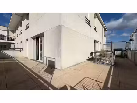 appartement t4 93m² corbeil-essonnes : grande terrasse et 3 chambres