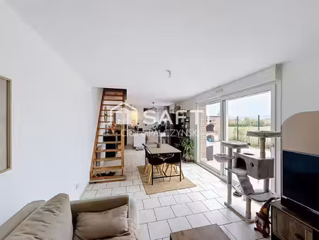 superbe duplex de 70 m² avec immense terrasse et vue dégagée sur les champs acheville