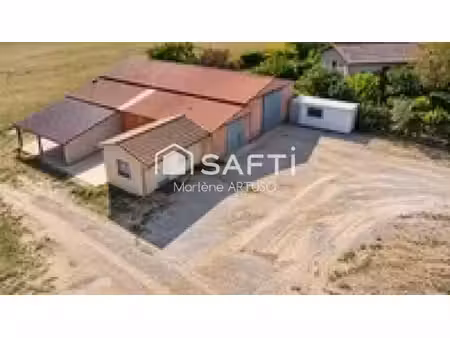 les pujols (09100) – entrepôt 300 m² + bureau 20 m² – terrain 1 600 m²