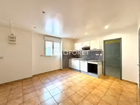 location maison elne 5 pièce(s) 65.3 m2 avec garage