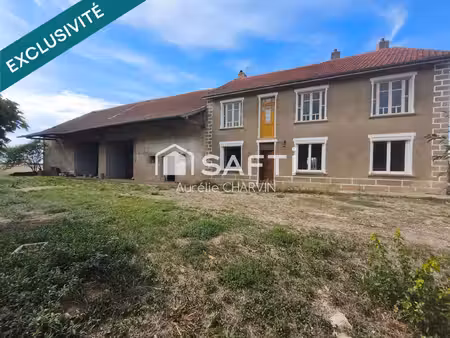 maison et dépendances sur terrain de 10 800 m2
