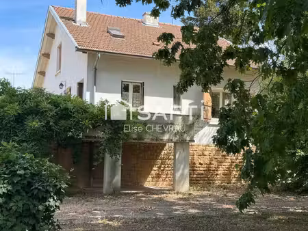 maison de 142 m² avec beau potentiel de rénovation