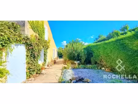 maison ancienne de 119 m2 avec dépendance  stationnement jardin