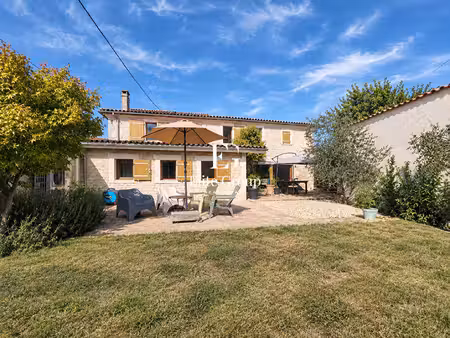 a vendre belle maison en pierre à triac lautrait 9 pièces 246 m2