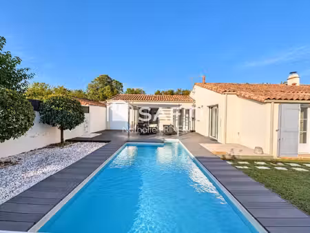 agréable plain-pied avec piscine à vouillé