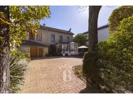 maison de luxe à vendre dans le quartier plaisance