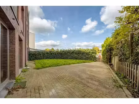 wij verkopen uw vastgoed anders én beter!