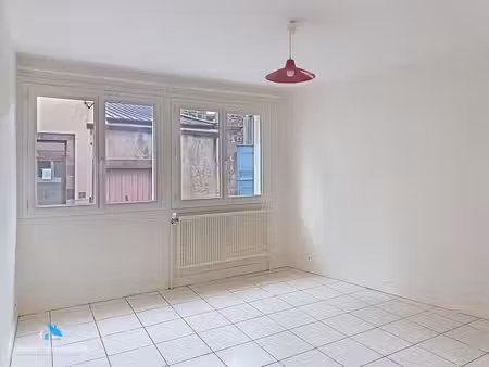 grand f2 avec stationnement - beaumont