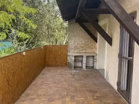 a louer 1er étage d'une villa avec terrasse