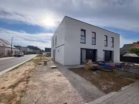 maison neuve située dans un nouveau quartier calme!