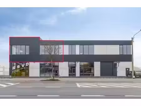 bureau récemment construit d'environ 325 m² dans un emplacem
